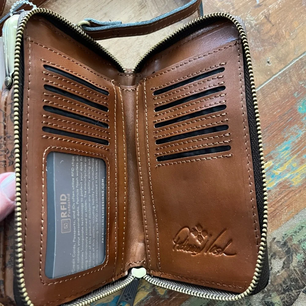 NWT Patricia Nash Pertina Frame Pouch - Picture 3 of 5